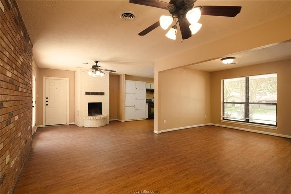 1302 Glade St - Photo 4 of 14