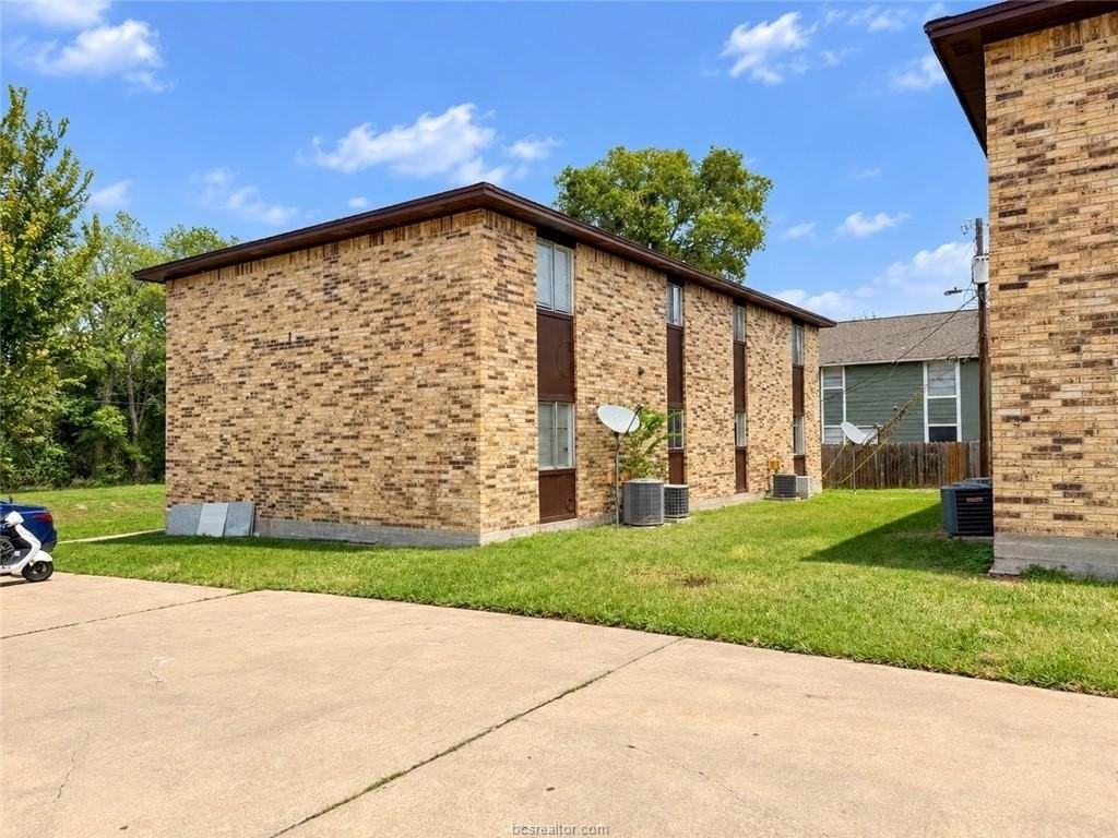 2005 Longmire Ct #1