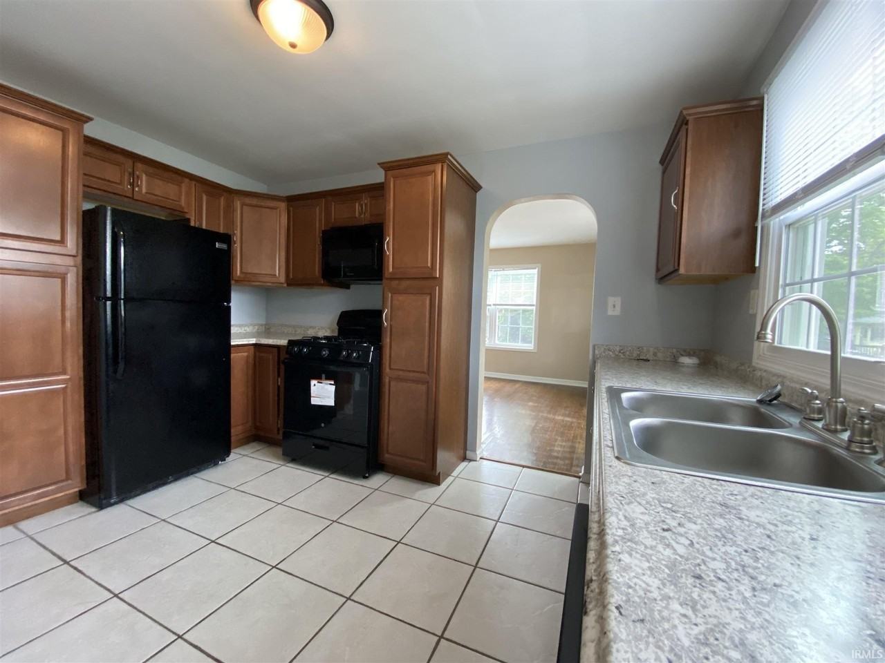 612 S Henderson St - Photo 4 of 15