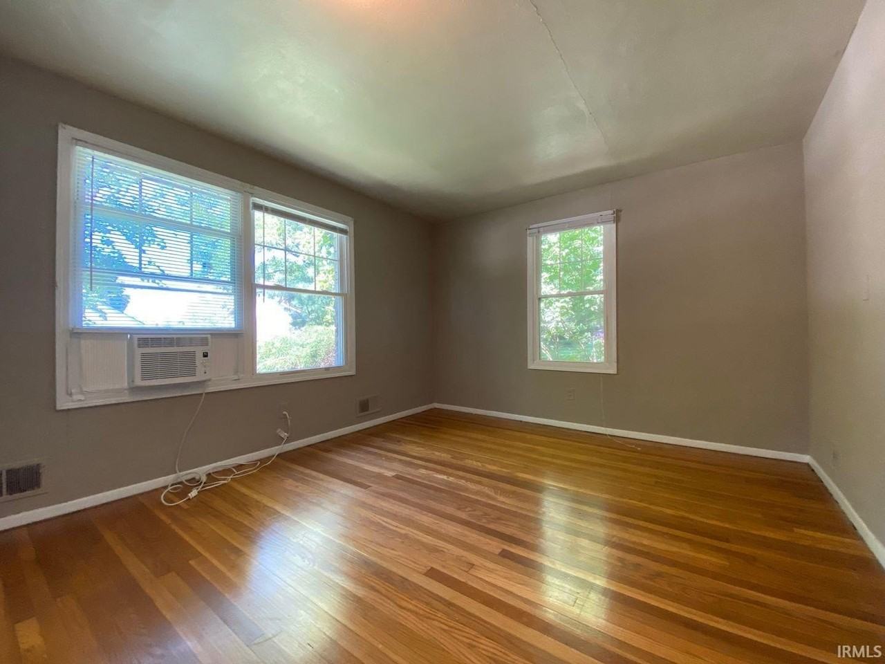 913 S Lincoln St - Photo 6 of 8