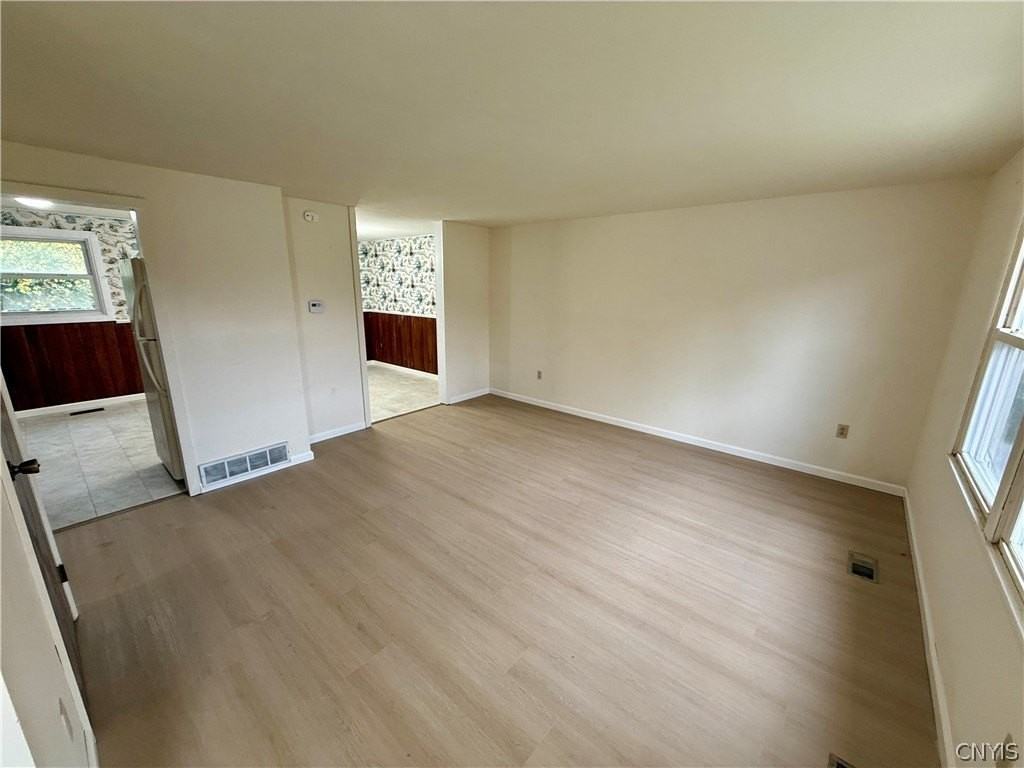 4999 Windgate Rd - Photo 5 of 20