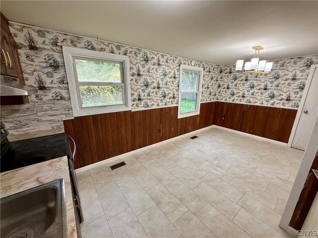 4999 Windgate Rd - Photo 7 of 20