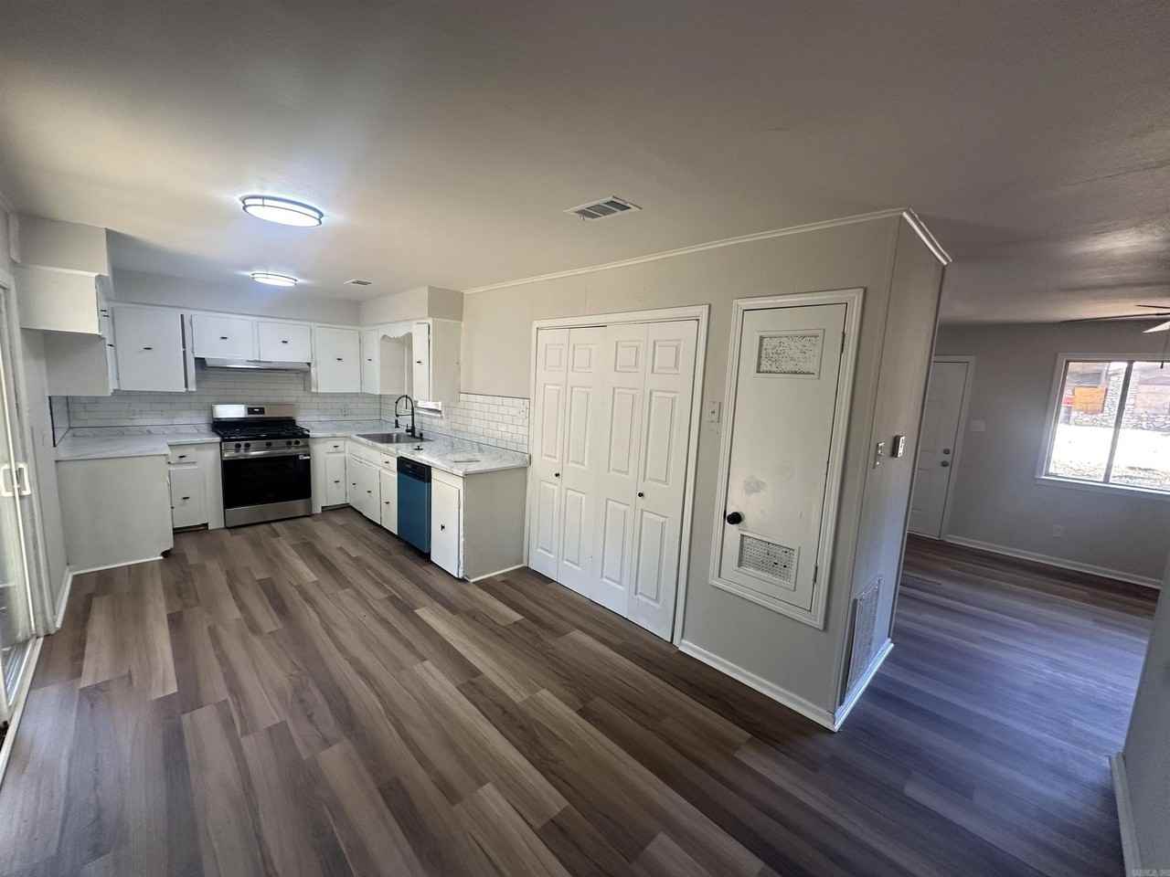 9808 Wilderness Rd - Photo 4 of 19