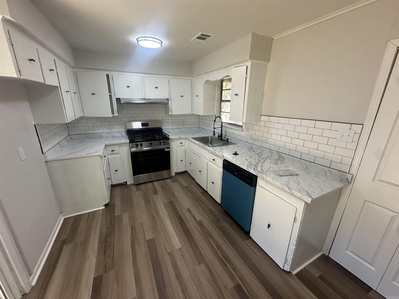 9808 Wilderness Rd - Photo 5 of 19