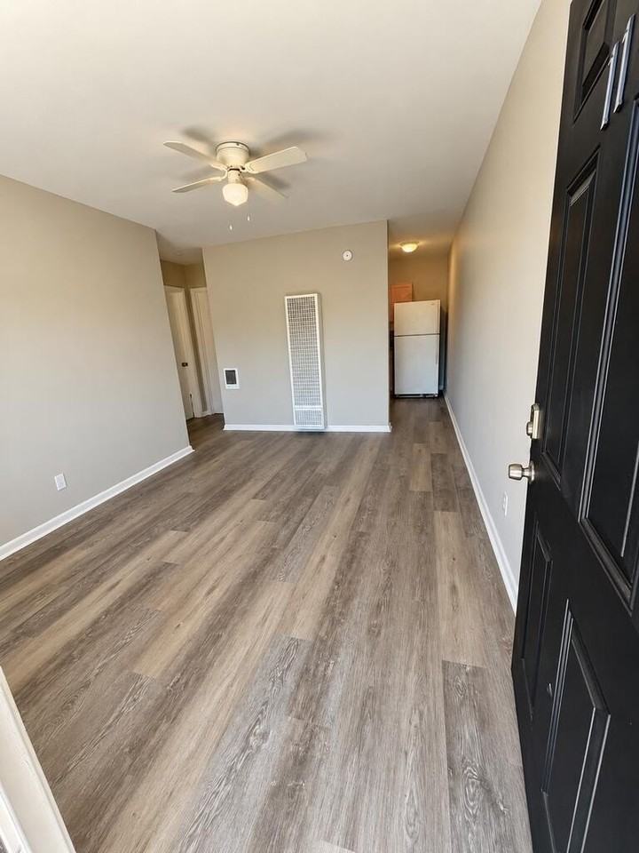 784 Terminal Ct - Photo 6 of 11