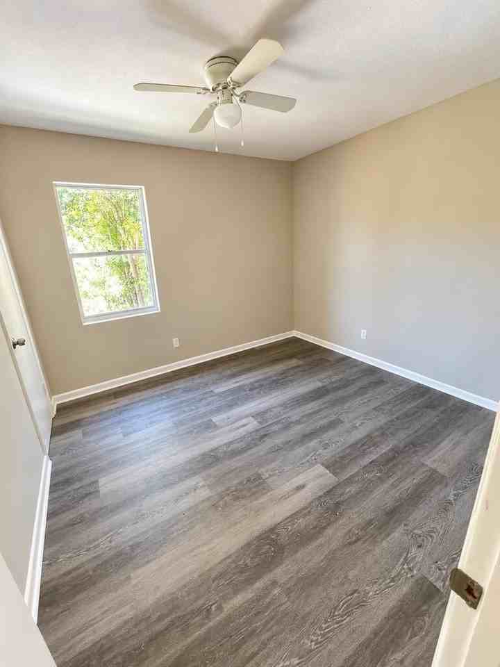 784 Terminal Ct - Photo 7 of 11