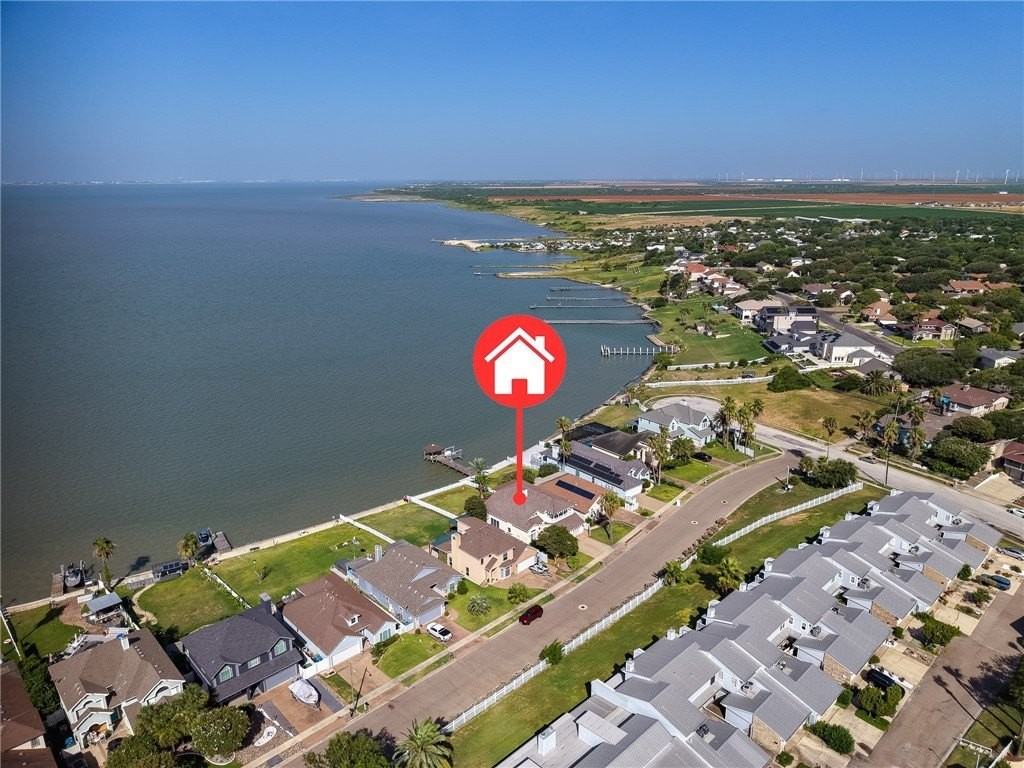 1343 Bayview Dr - Photo 4 of 50