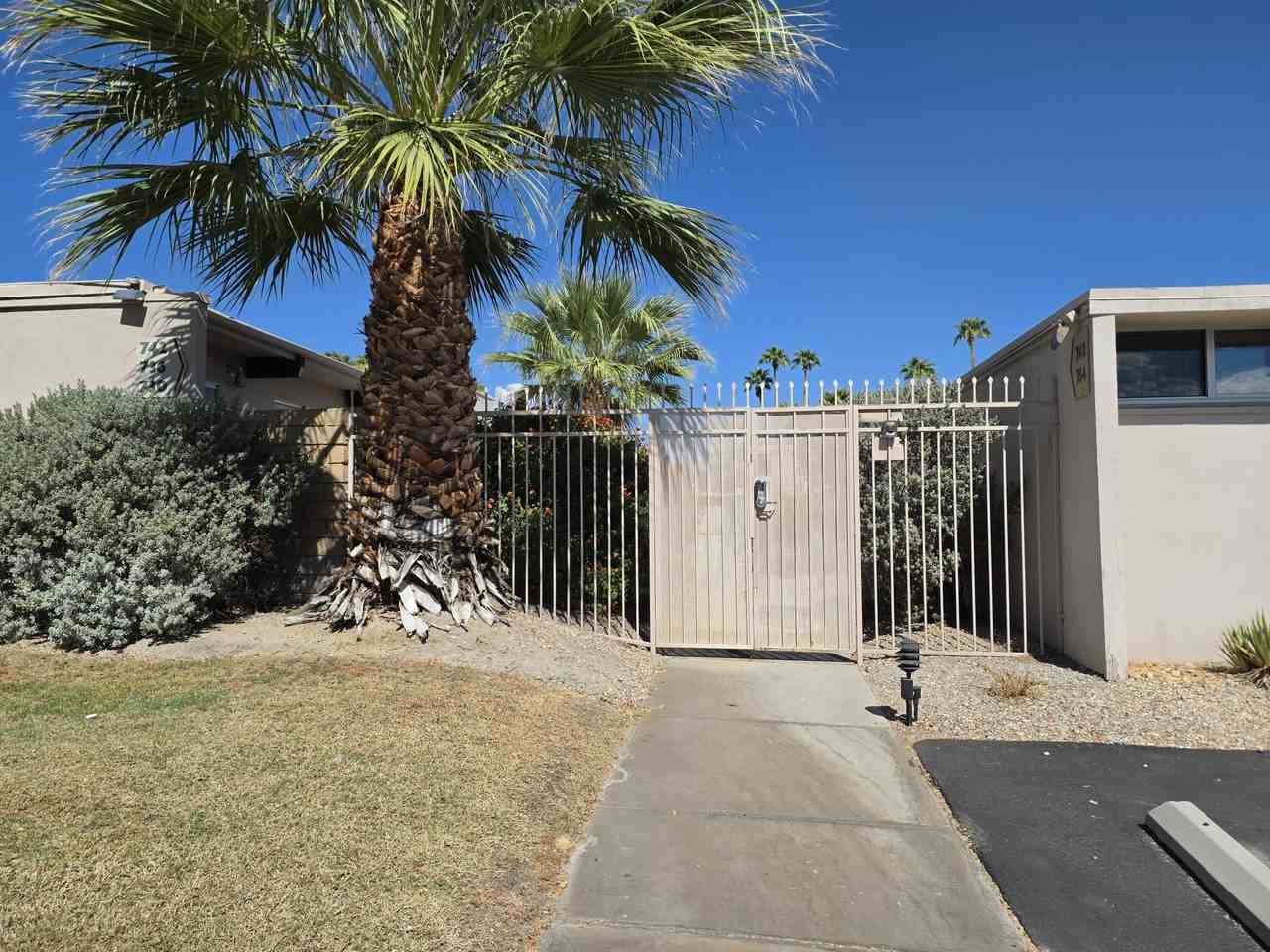 730 E Vista Chino - Photo 2 of 10