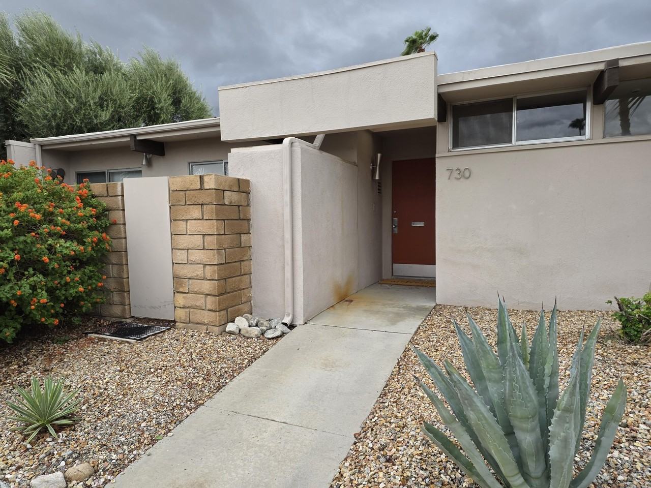 730 E Vista Chino - Photo 3 of 10