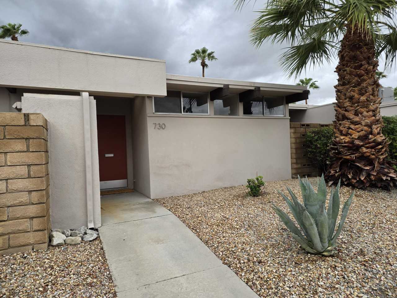 730 E Vista Chino - Photo 4 of 10
