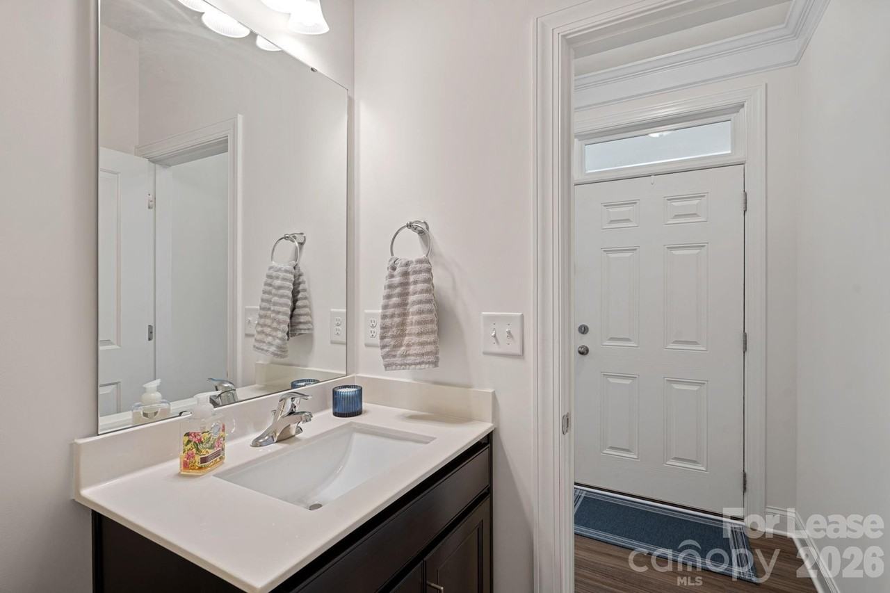 208 Waterlynn Ridge Rd #B - Photo 4 of 26