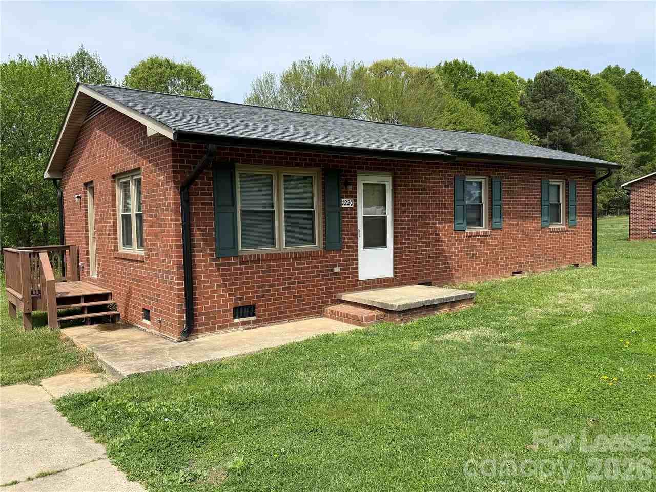 1220 Rickert St - Photo 2 of 3