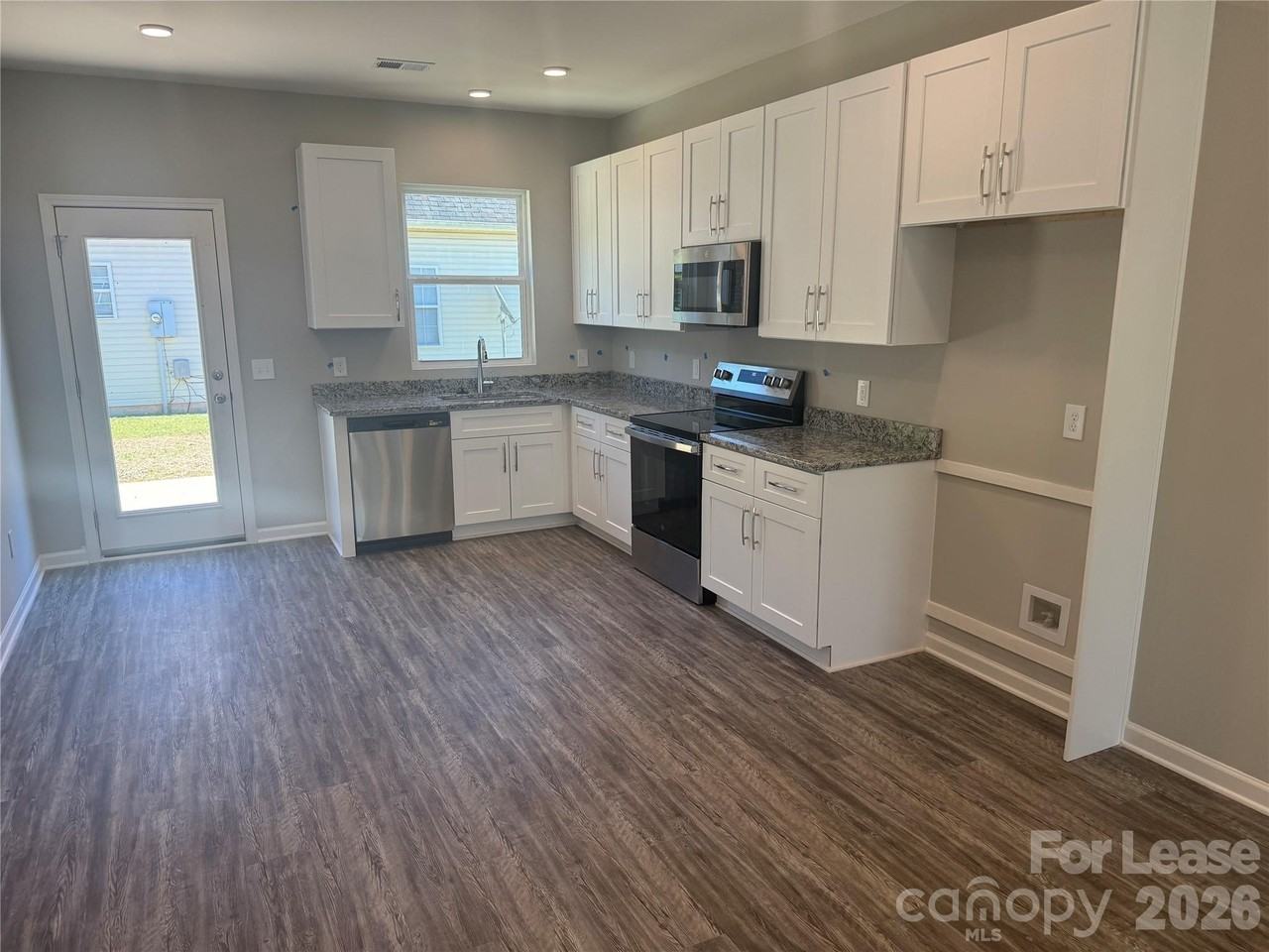 208 Prosperity Pl - Photo 4 of 9