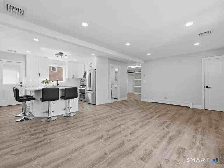 17 Hazel St - Photo 3 of 13