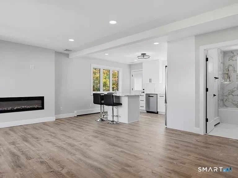 17 Hazel St - Photo 5 of 13