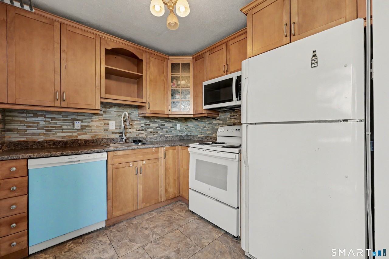 296 Main Ave #14 - Photo 7 of 16
