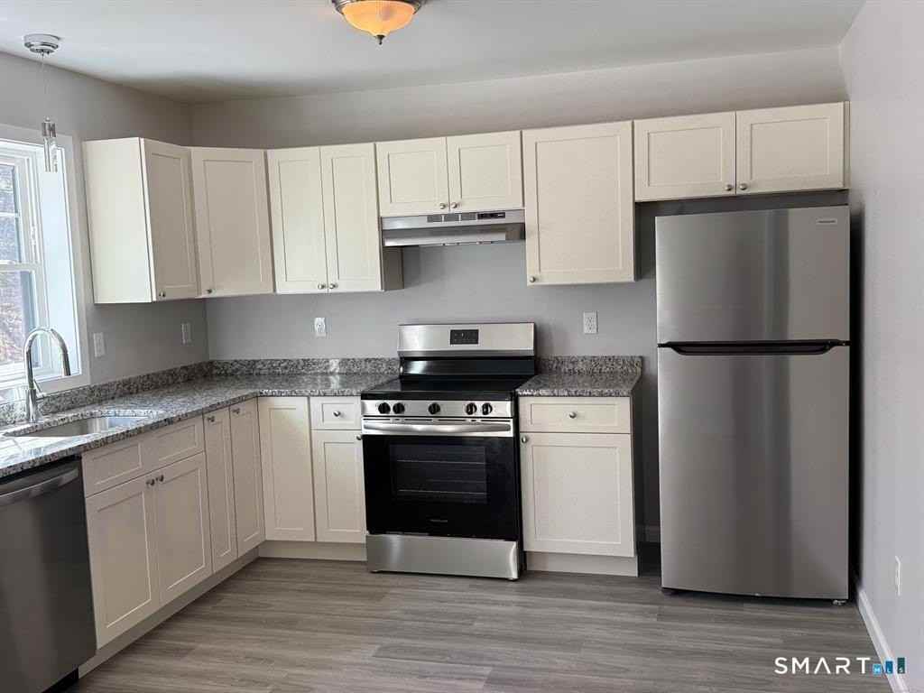 550 High St #3 - Photo 2 of 17