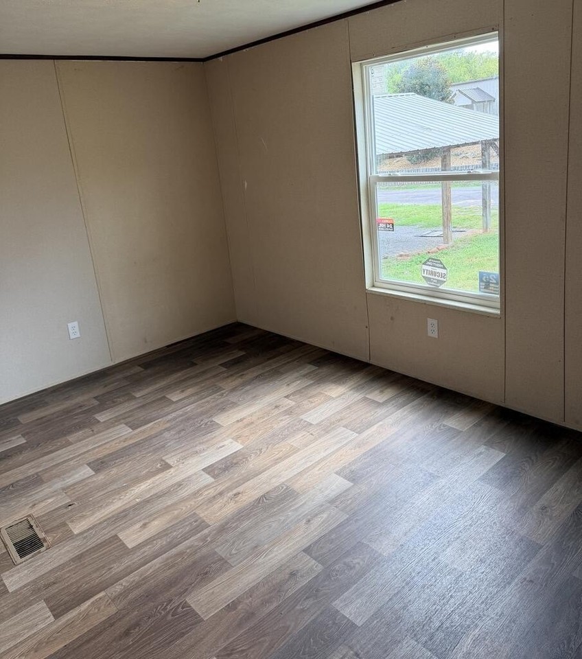 27 Fricks Ln - Photo 7 of 11