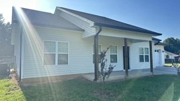 featured image of 190 Julie Ln