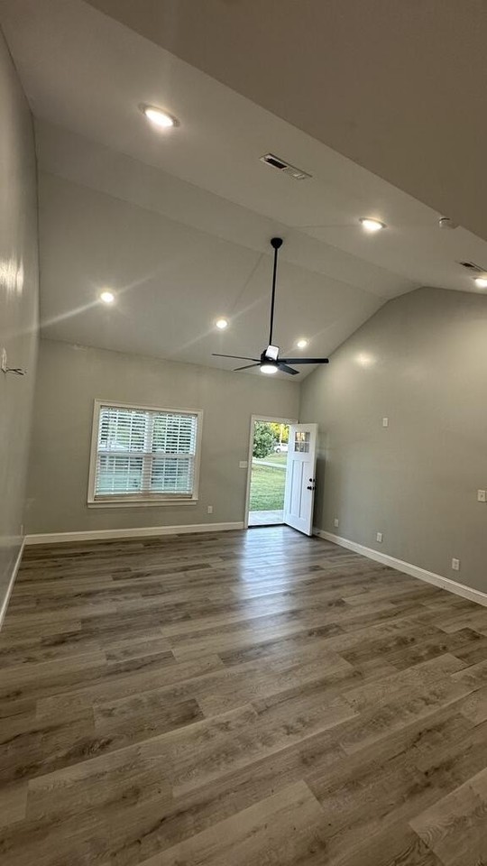 190 Julie Ln - Photo 2 of 33