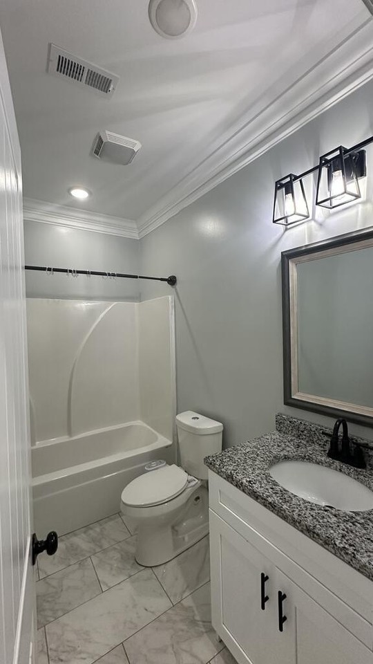 190 Julie Ln - Photo 4 of 33