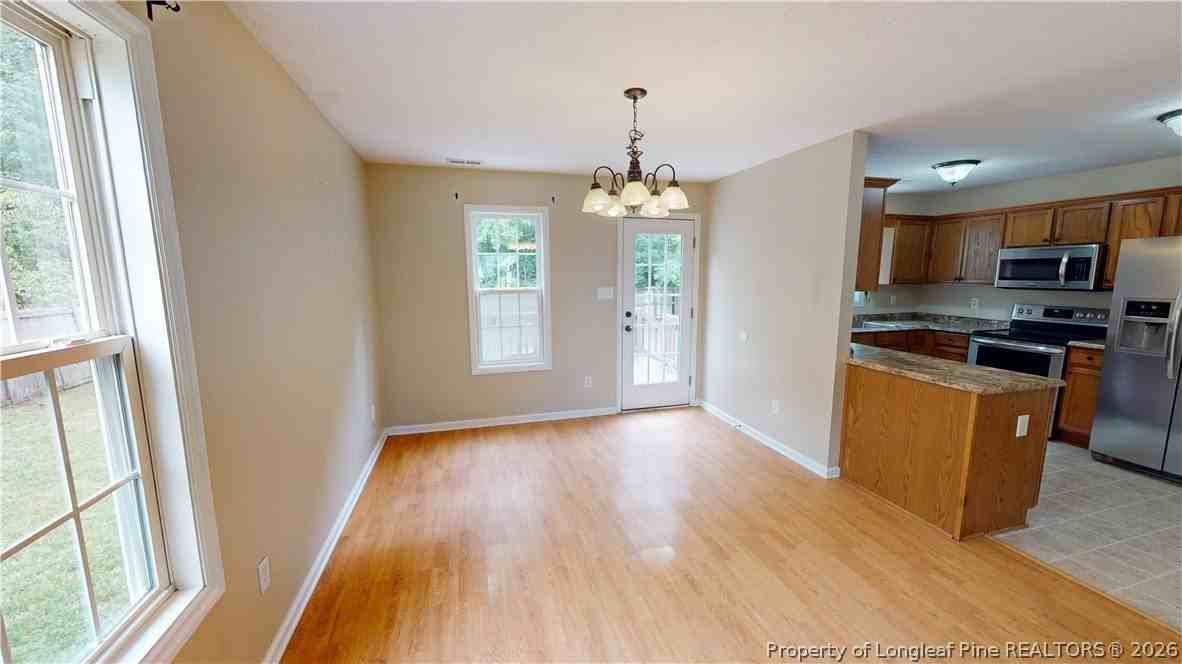 5421 Biscoe St - Photo 4 of 23