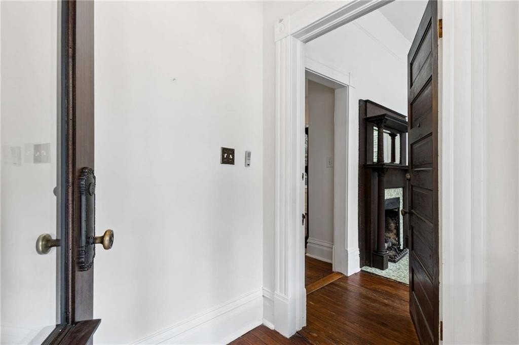 388 Augusta Ave Se - Photo 2 of 32