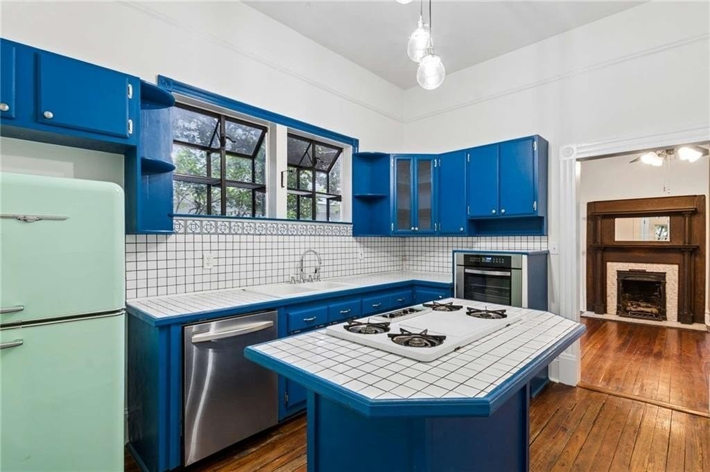 388 Augusta Ave Se - Photo 7 of 32