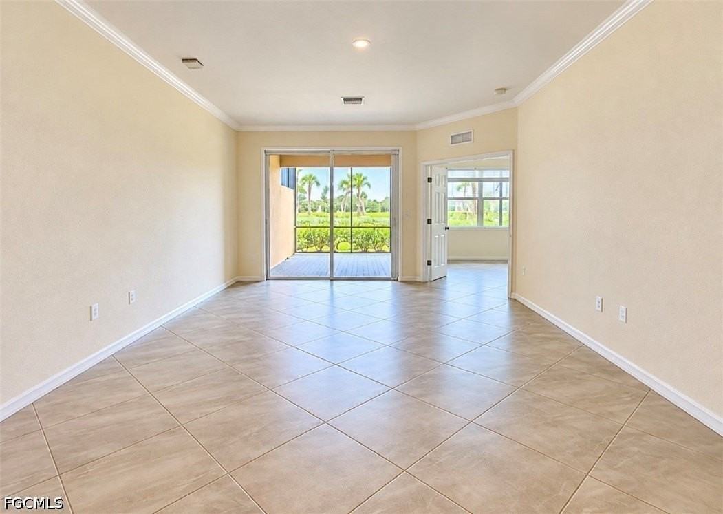17765 Woodland Ct - Photo 4 of 15
