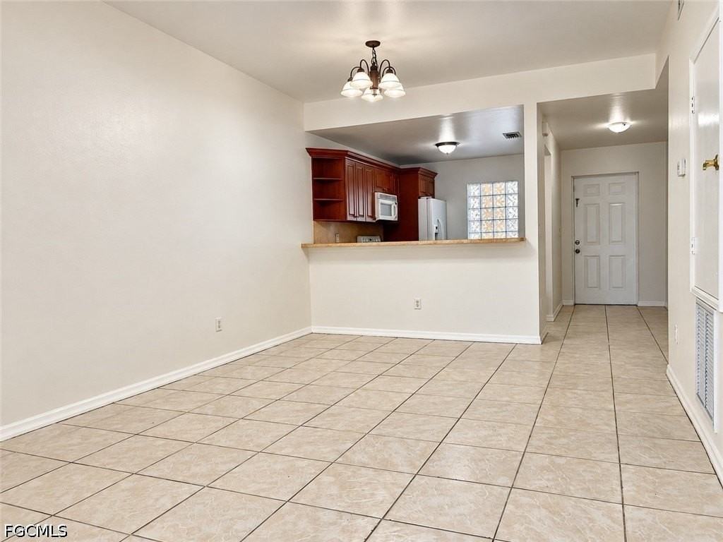4606 Se 5th Ave #1 - Photo 3 of 18