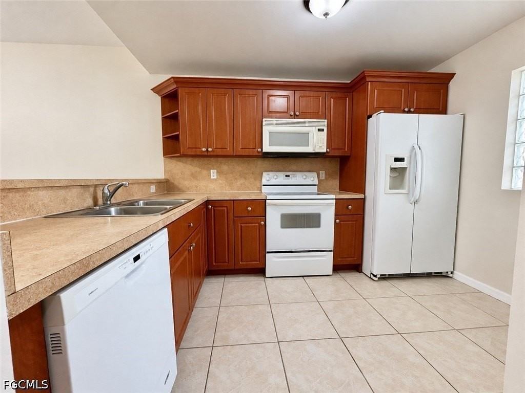 4606 Se 5th Ave #1 - Photo 7 of 18