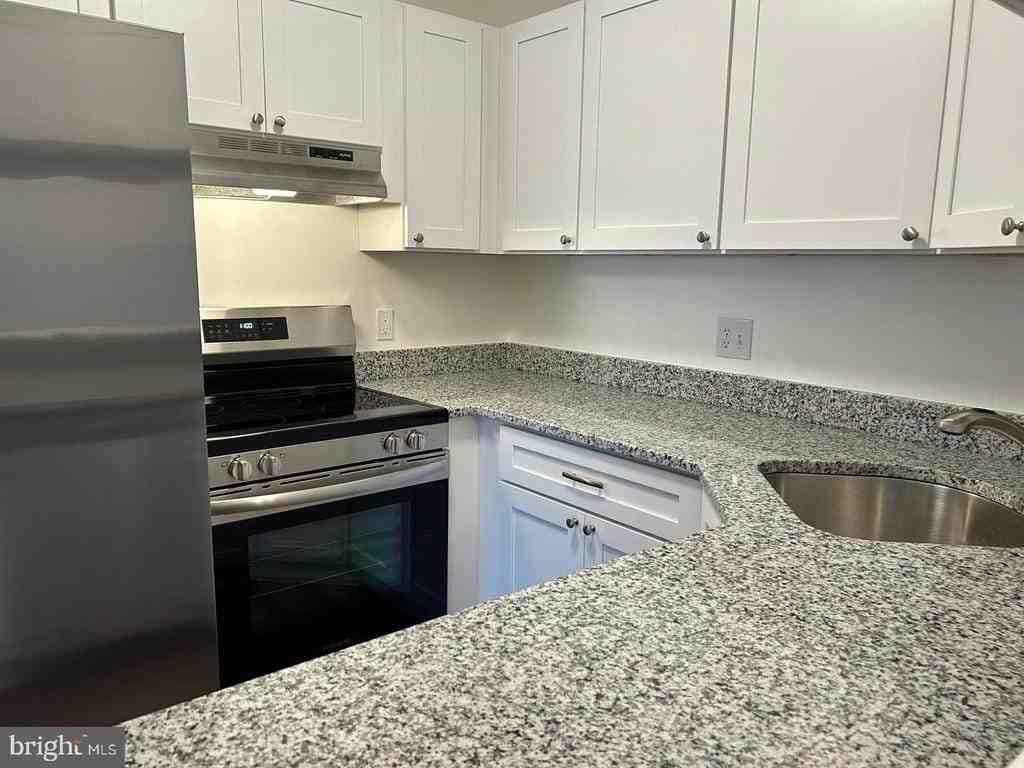 4203B Aberdeen Dr - Photo 7 of 24