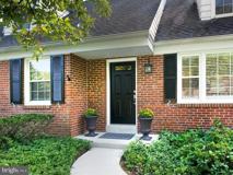 738 Laurel Ln - Photo 1 of 1
