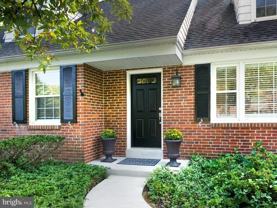 738 Laurel Ln - Photo 1 of 1