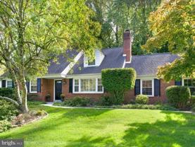 738 Laurel Ln - Photo 1 of 1