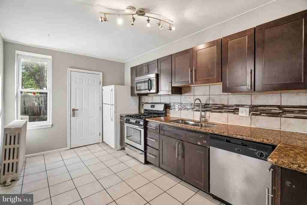 2018 Mifflin St - Photo 5 of 20