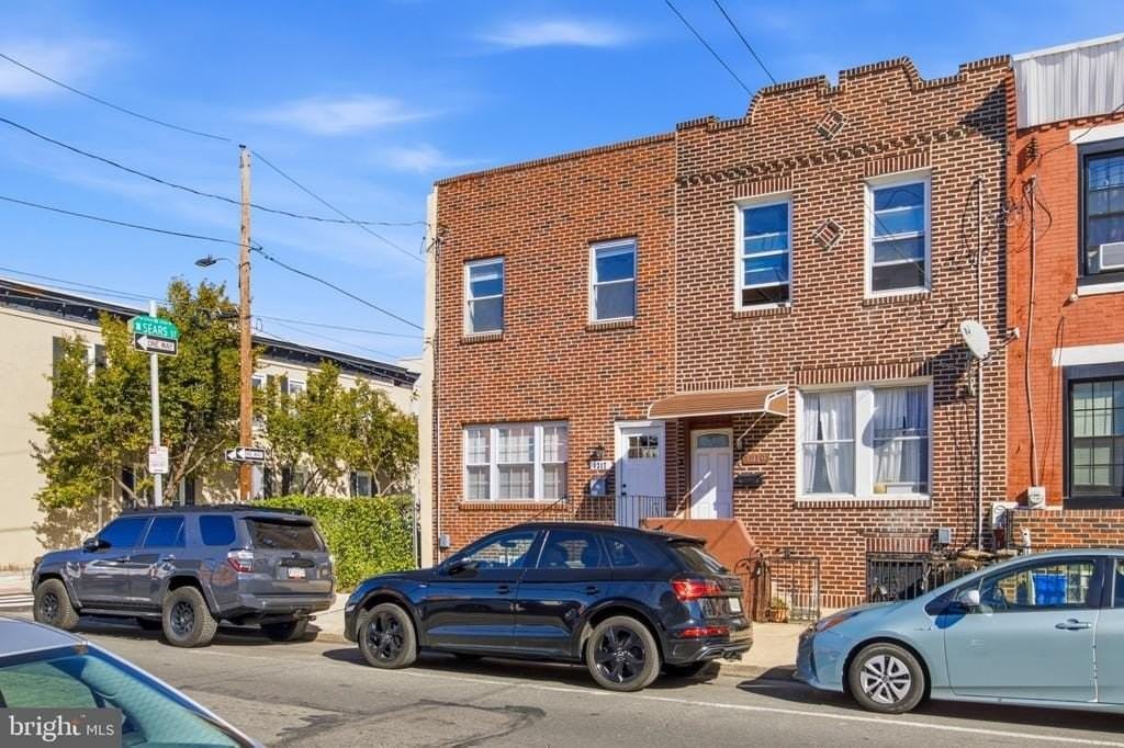 1317 S 22nd St - Photo 3 of 38