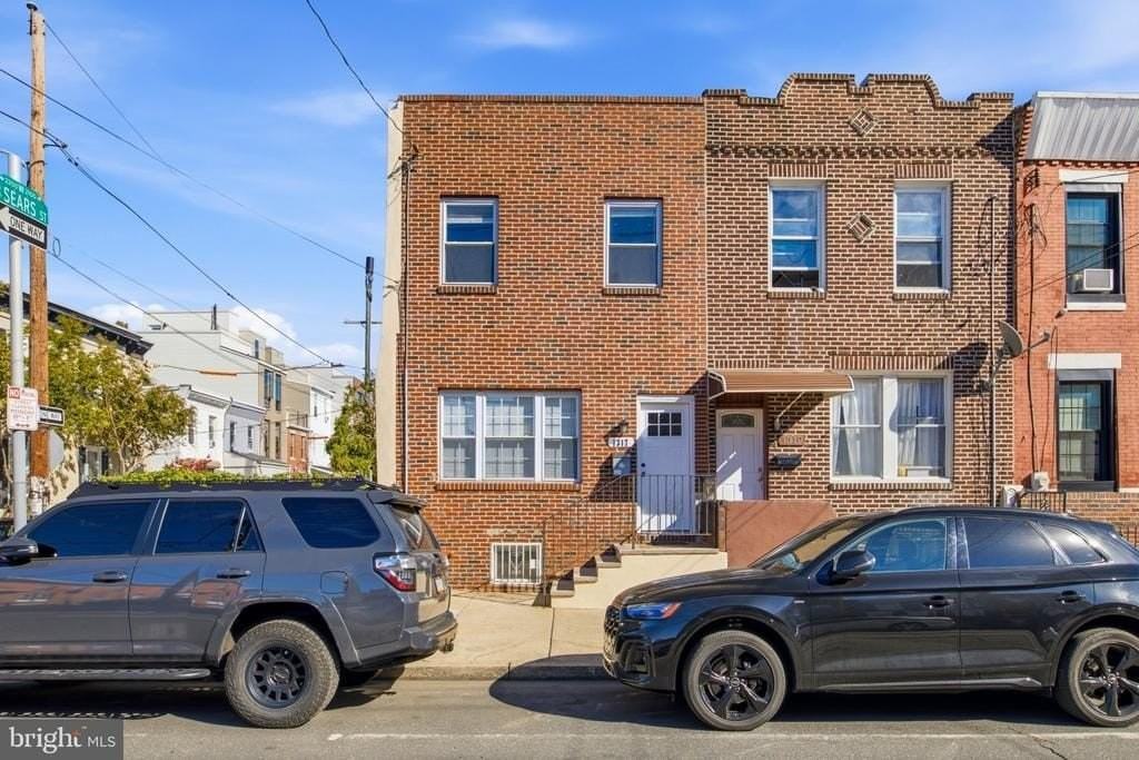 1317 S 22nd St - Photo 4 of 38