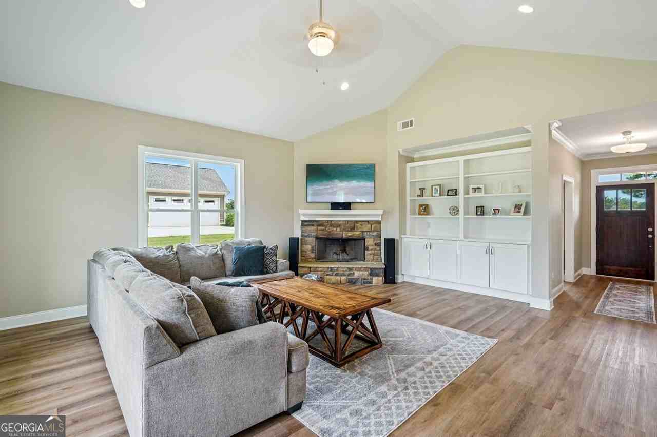 202 Sage Ct - Photo 3 of 26