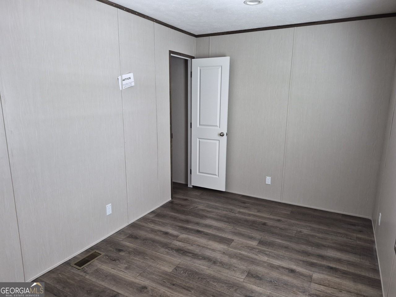 20 Spencer Dr - Photo 6 of 7
