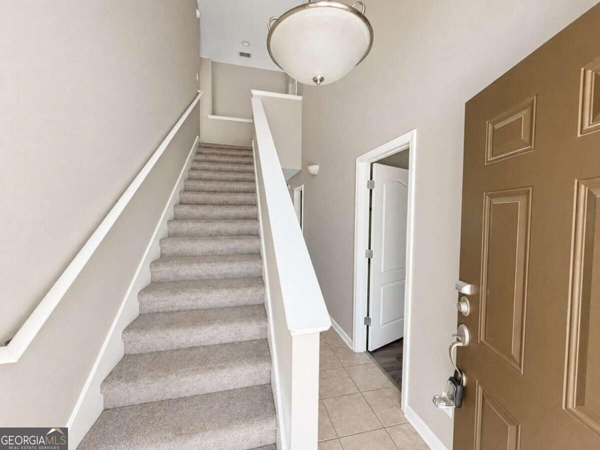 313 Gary Cir - Photo 5 of 43