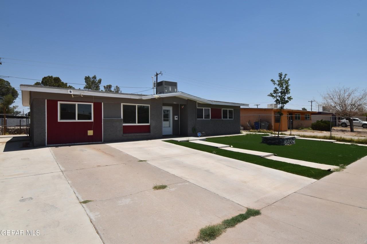 304 Maricela Dr - Photo 4 of 24