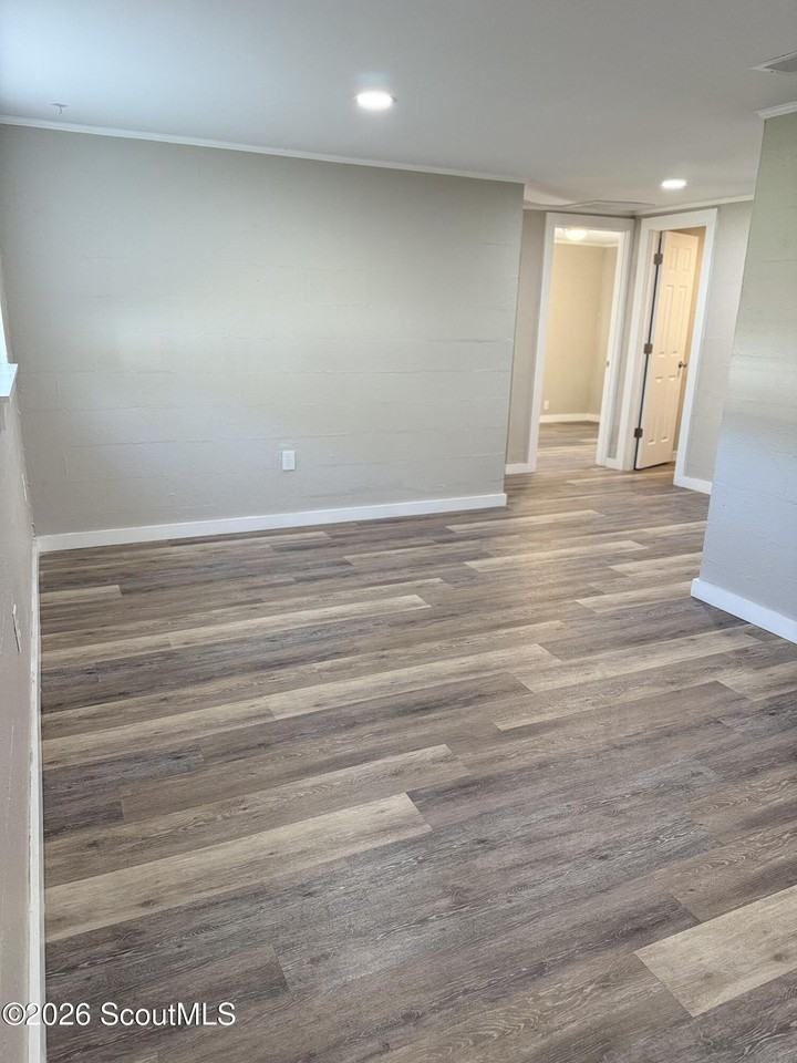 4275 Gloria Ave - Photo 2 of 10