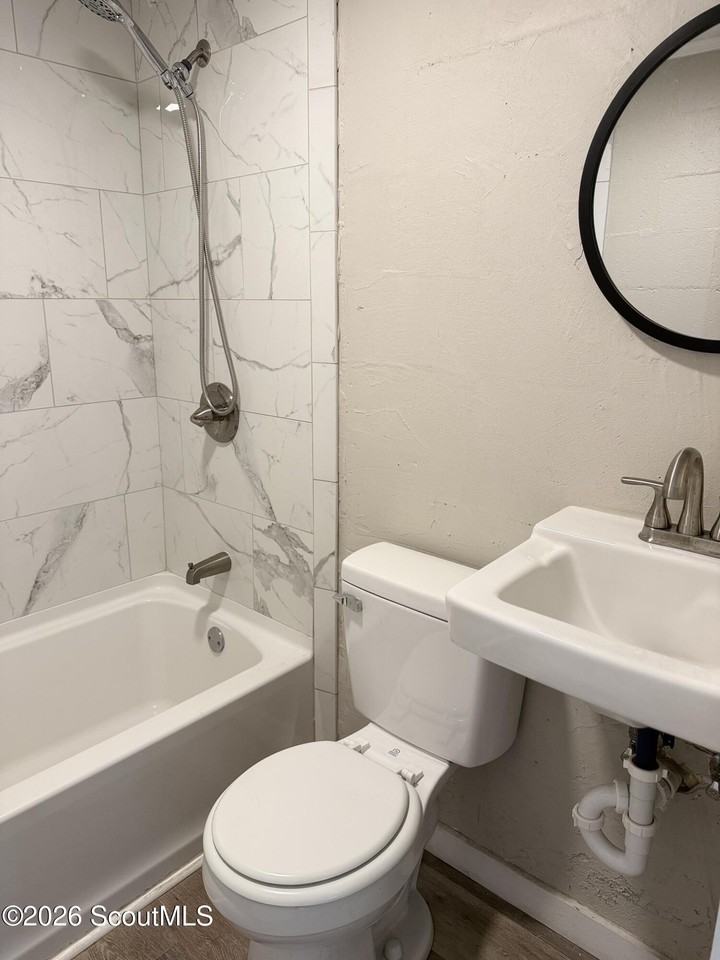 4275 Gloria Ave - Photo 6 of 10