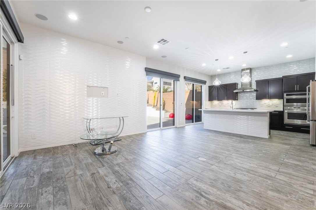 213 Inverbeg St - Photo 5 of 31