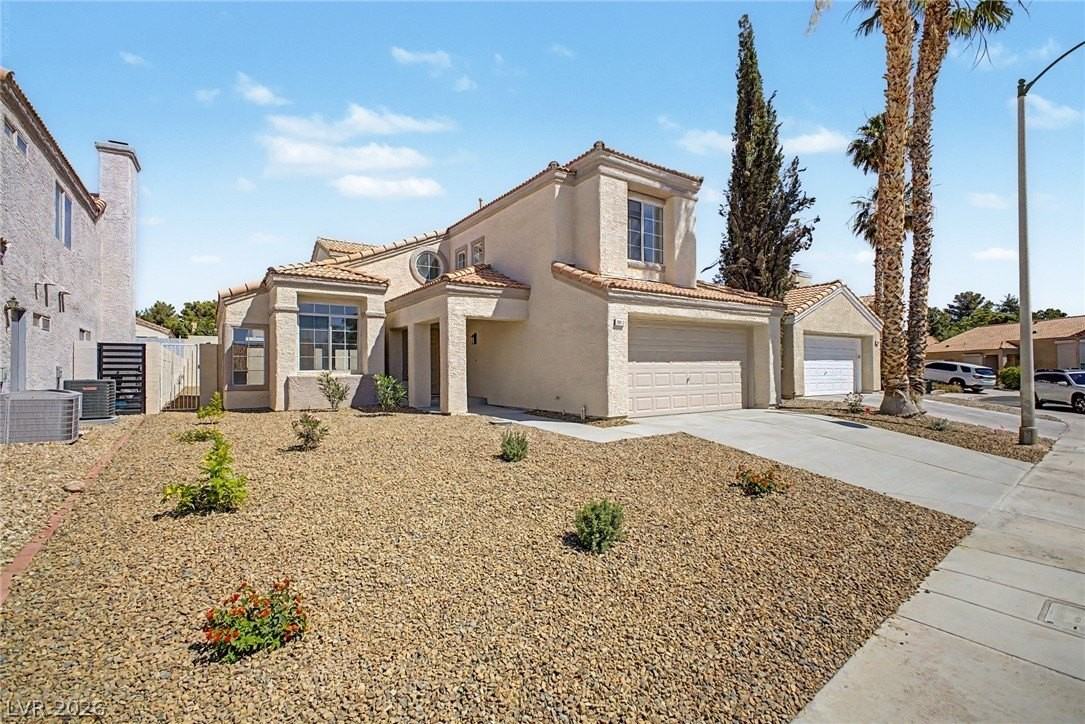 9812 Eagle Rock Ct - Photo 3 of 42