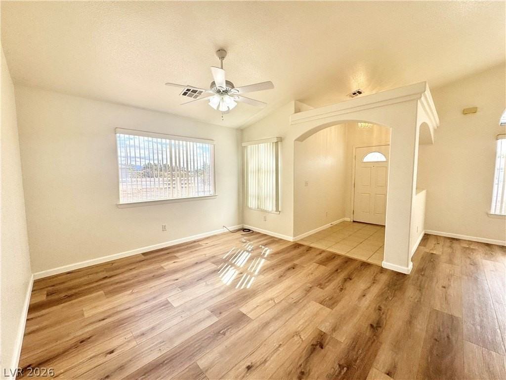 1540 Princeton Cir - Photo 3 of 20