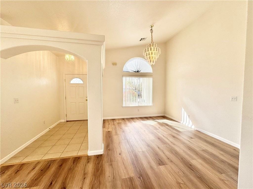 1540 Princeton Cir - Photo 4 of 20
