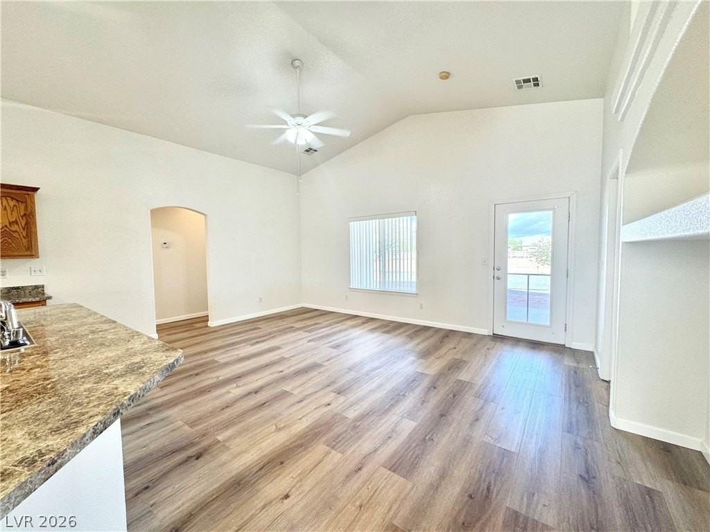 1540 Princeton Cir - Photo 5 of 20