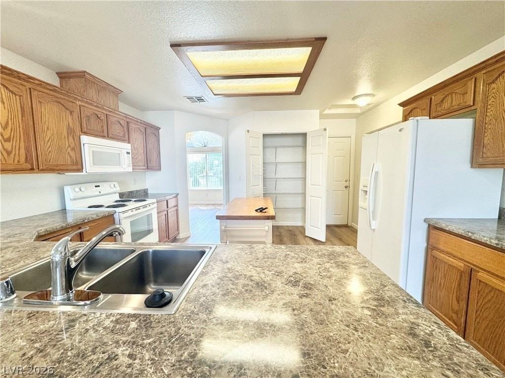 1540 Princeton Cir - Photo 7 of 20